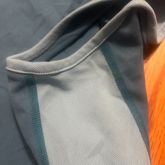 Marmot Blue exercise sleeveless workout tank Size M P2P = 18.25" - Picture 9 of 11